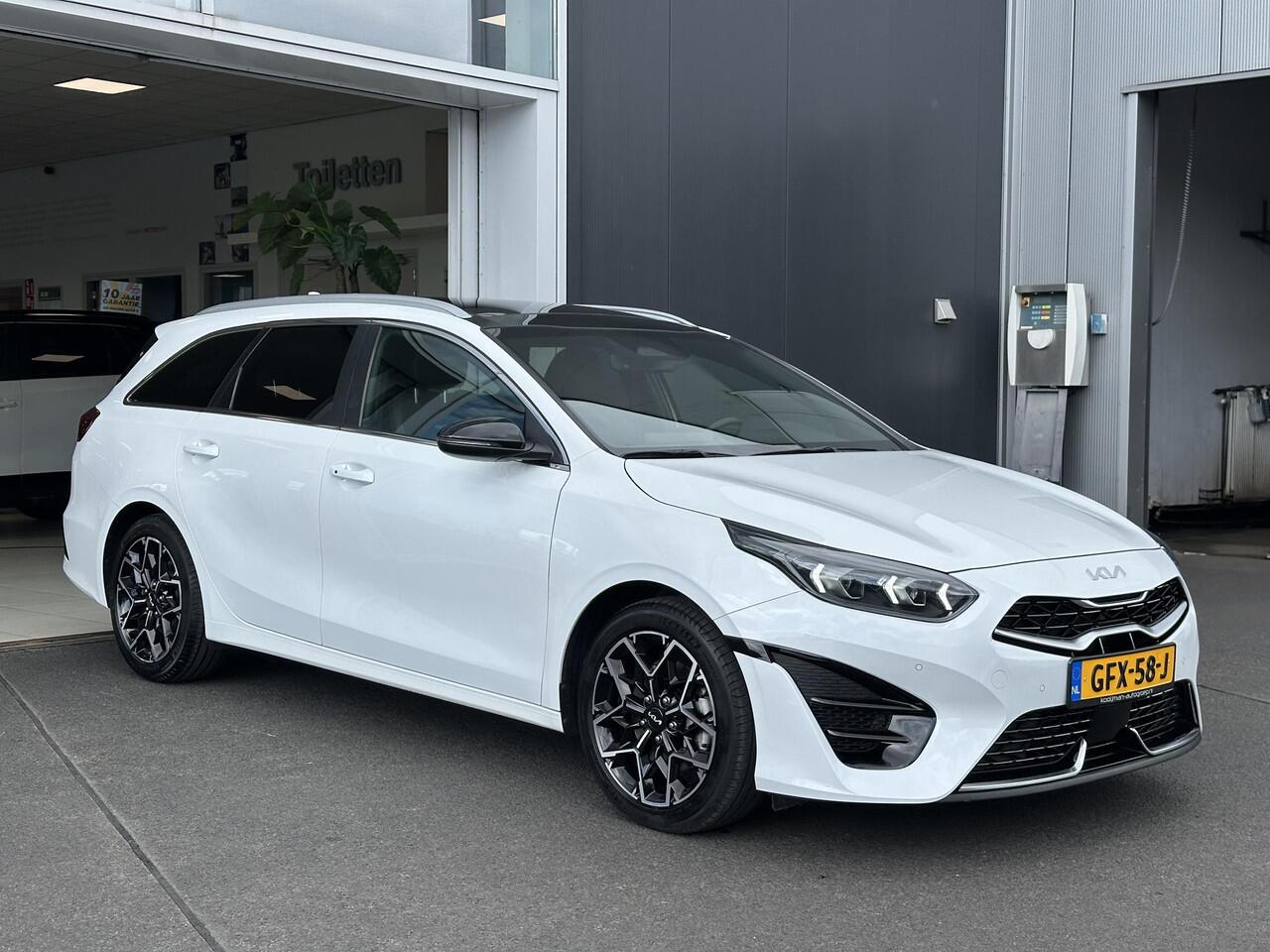 KIA CEE D Ceed Sportswagon 1.5 T-GDi GT-Line Apple Carplay/Android Auto | schuif-/kantel dak | Parkeercamera | 18 inch