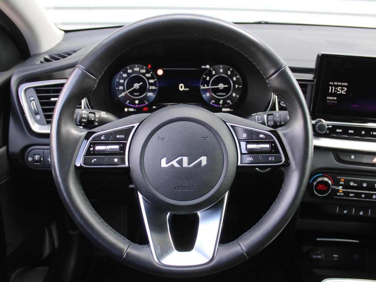 KIA CEE D Ceed Sportswagon 1.0 T-GDi DynamicPlusLine | Stoel- & stuurverwarming | Camera | LED | Navi | Elek. achterklep |