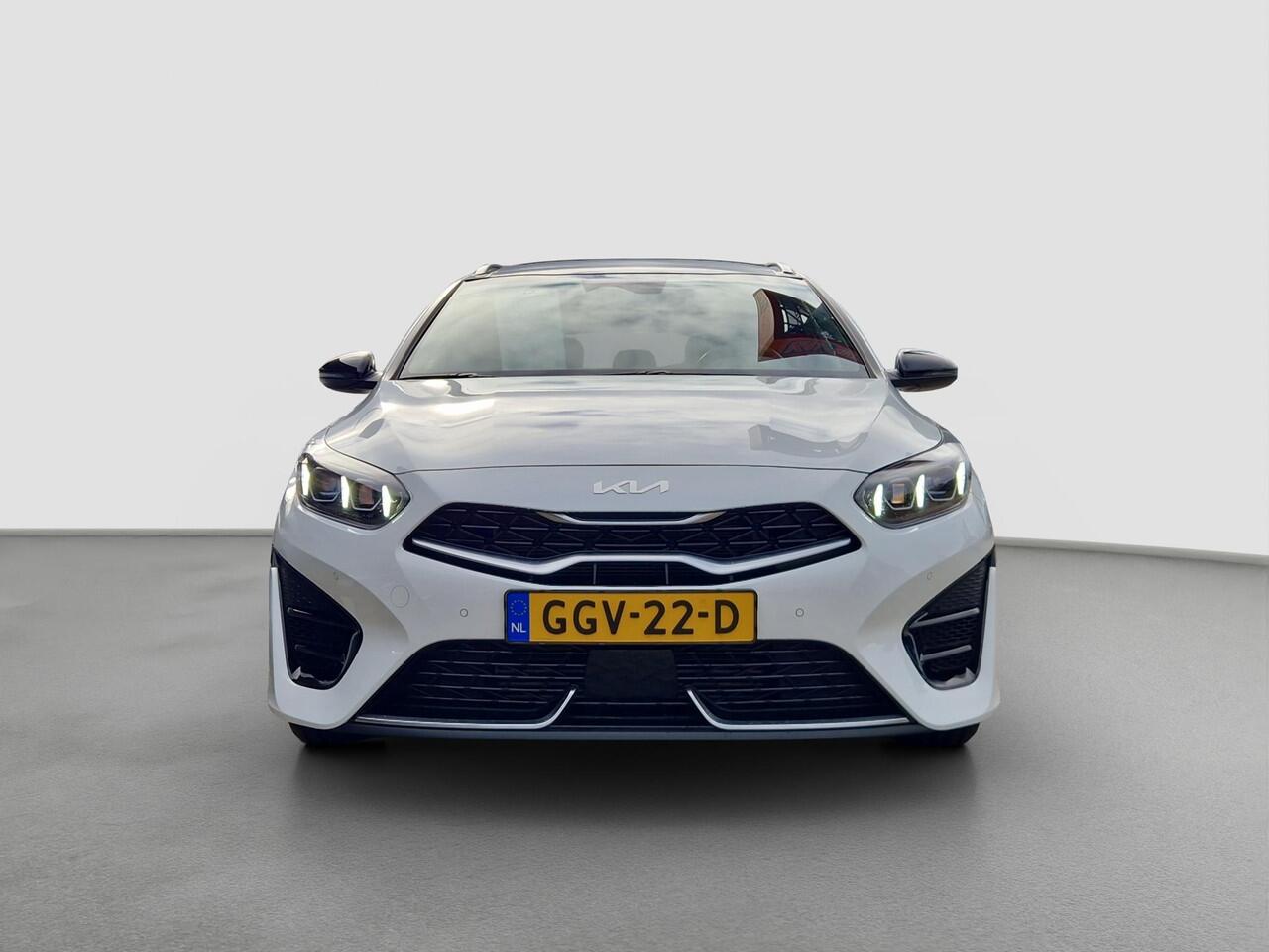 KIA CEE D Ceed Sportswagon 1.5 T-GDi GT-Line | Dodehoek | Pano | Stoelverwarming | PDC | Clima | Camera |