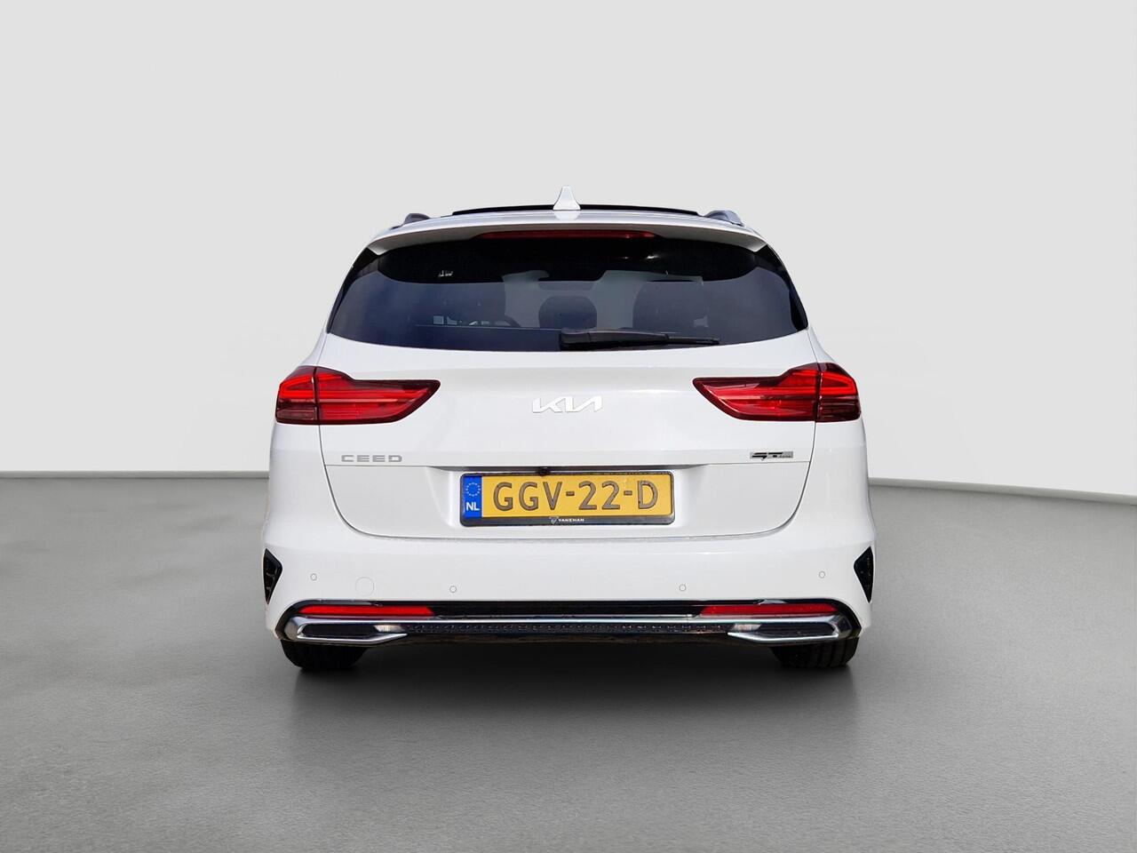 KIA CEE D Ceed Sportswagon 1.5 T-GDi GT-Line | Dodehoek | Pano | Stoelverwarming | PDC | Clima | Camera |