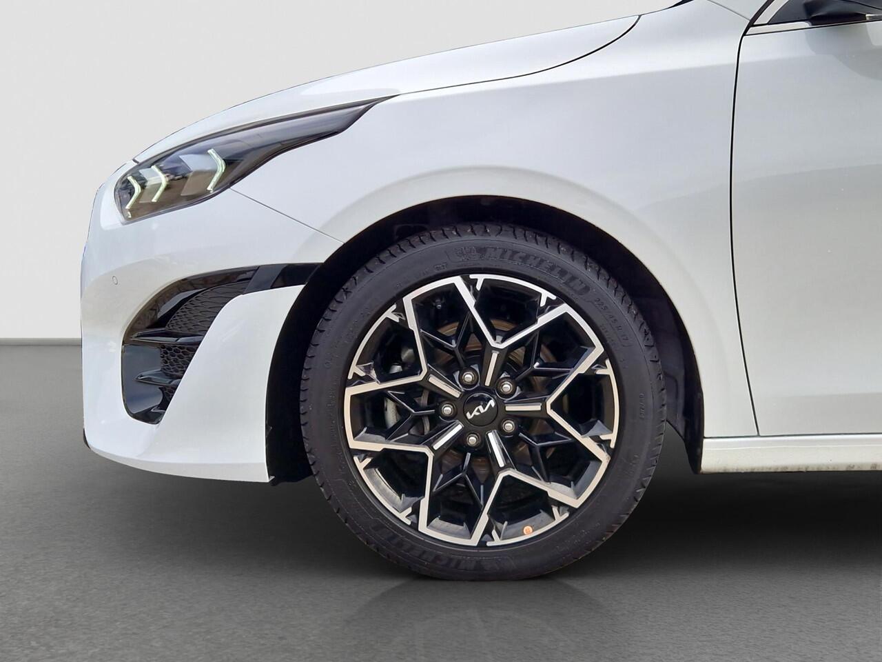 KIA CEE D Ceed Sportswagon 1.5 T-GDi GT-Line | Dodehoek | Pano | Stoelverwarming | PDC | Clima | Camera |