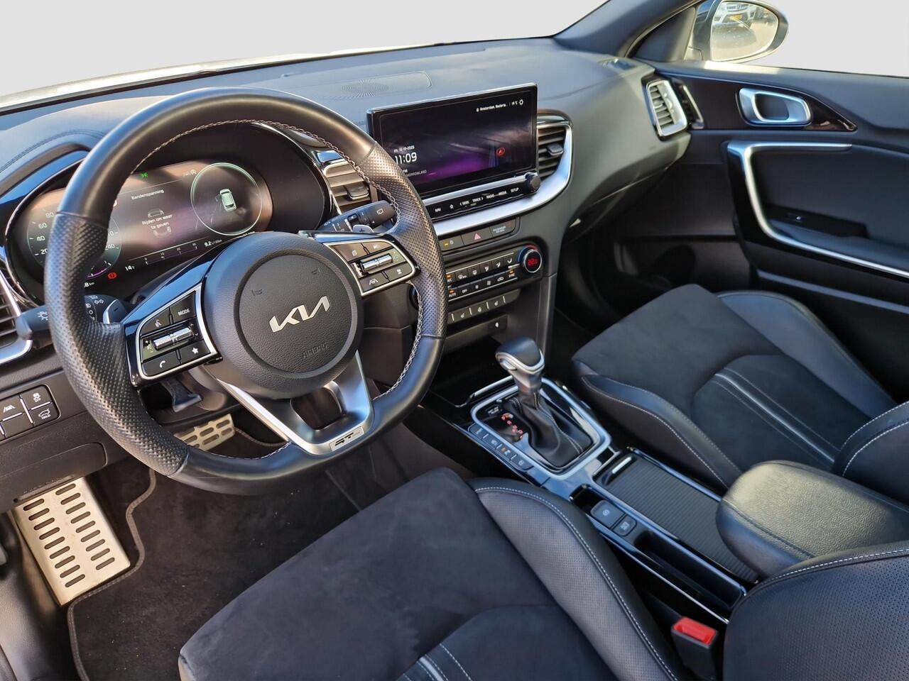 KIA CEE D Ceed Sportswagon 1.5 T-GDi GT-Line | Dodehoek | Pano | Stoelverwarming | PDC | Clima | Camera |