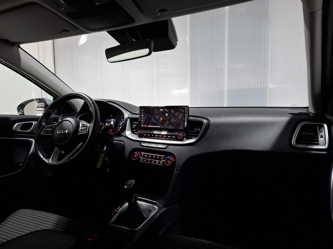 KIA CEE D Ceed Sportswagon 1.5 T-GDi DynamicLine Trekhaak, Apple Carplay/Android Auto, Navigatie, Camera.