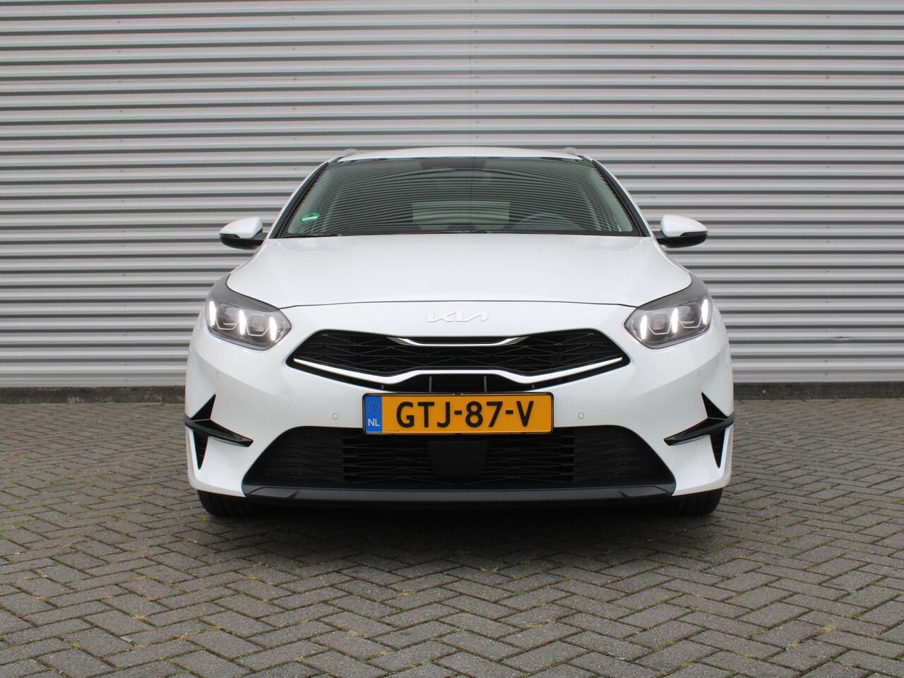 KIA CEE D Ceed Sportswagon 1.5 T-GDi DynamicPlusLine | Stoel- & stuurverwarming | Camera | Clima | Cruise adapt. | LED | Navi | Elek. achterklep | 16" LM |