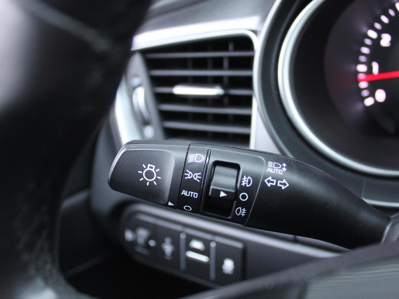 KIA CEE D Ceed Sportswagon 1.5 T-GDi DynamicLine | BTW Auto | Navi | Clima | Cruise | 16" LM | Camera | LED |