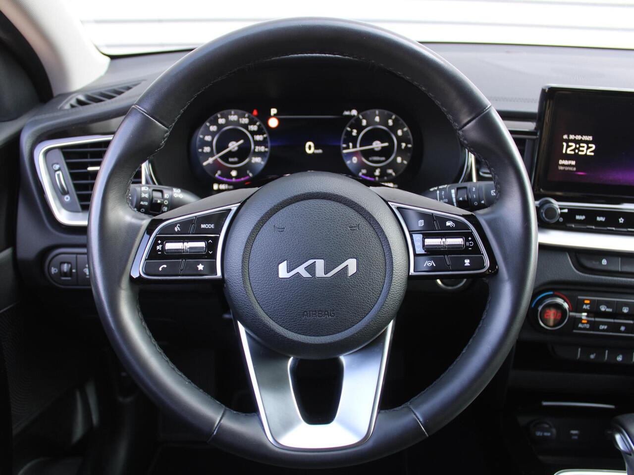 KIA CEE D Ceed Sportswagon 1.5 T-GDi DynamicPlusLine | Stoel- & stuurverwarming | Camera | Clima | Cruise adapt. | LED | Navi | Elek. achterklep | 16" LM |