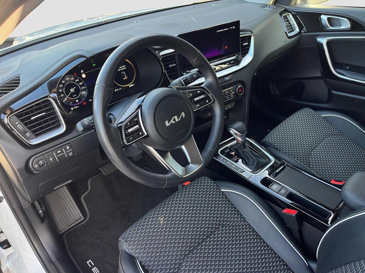 KIA CEE D Ceed Sportswagon 1.5 T-GDi DynamicPlusLine | Automaat | Stoel- en Stuurverwarming | Clima | Key-less | Navi | Carplay/Android Auto |