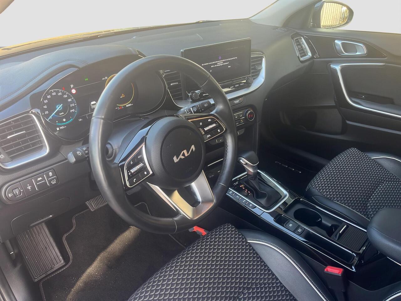 KIA CEE D Ceed Sportswagon 1.5 T-GDi DynamicPlusLine | Stoel & Stuurverwarming | Automaat | LMV | Cruise | Navi |