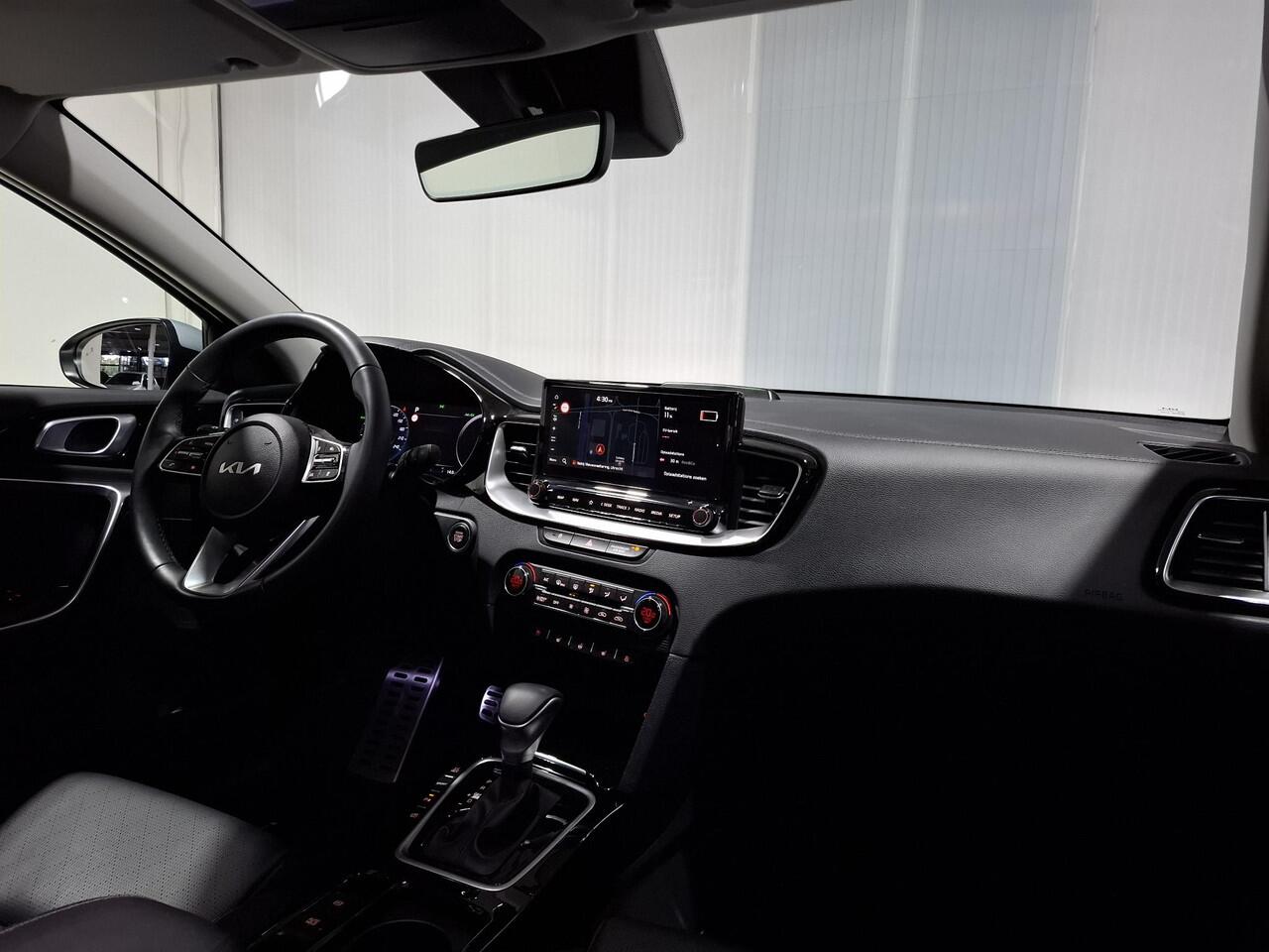 KIA CEE D Ceed Sportswagon 1.6 GDI PHEV ExecutiveLine Stoel en Stuurverwarming, schuif kantel dak, Stoel verkoeling.