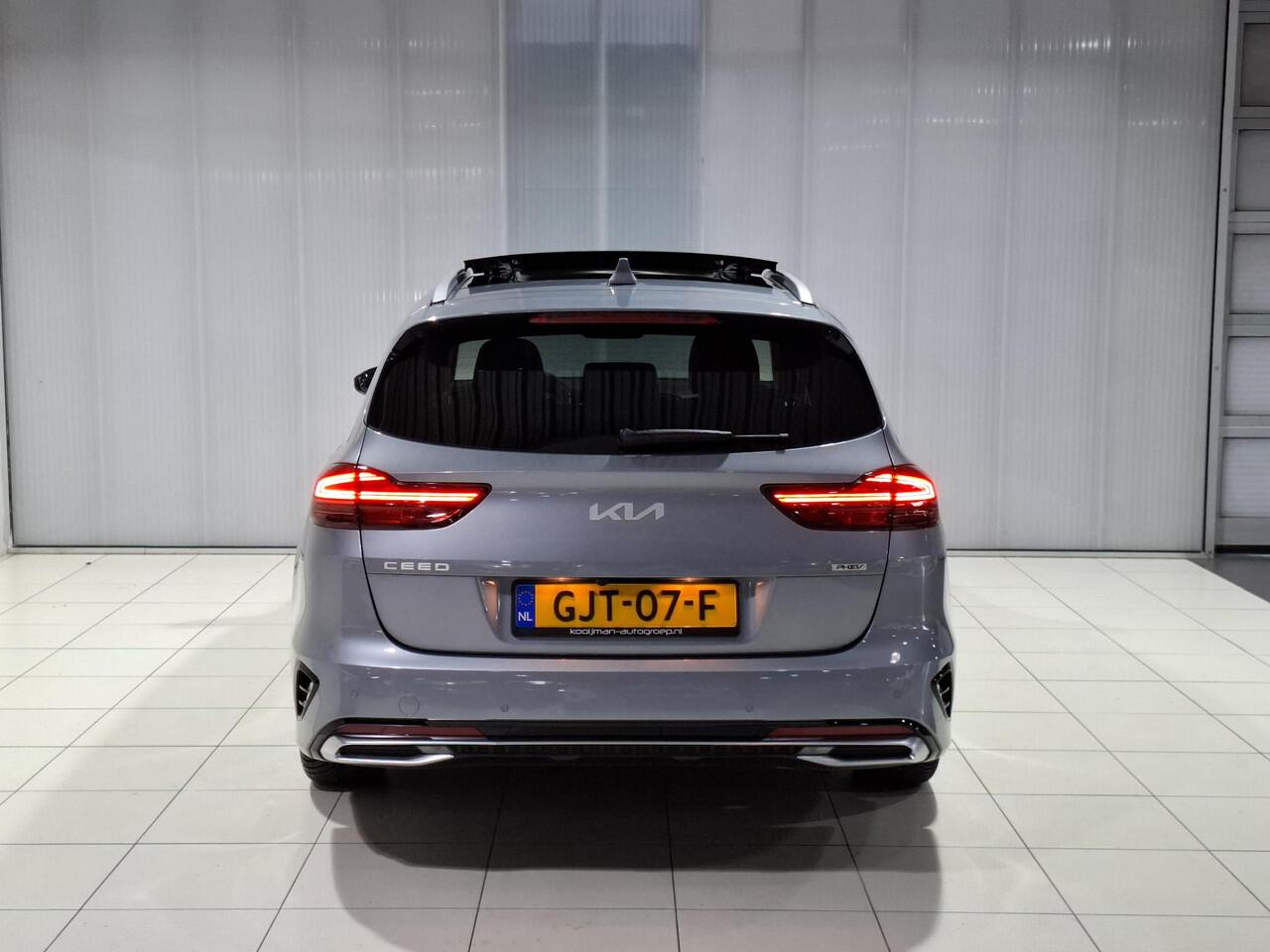 KIA CEE D Ceed Sportswagon 1.6 GDI PHEV ExecutiveLine Stoel en Stuurverwarming, schuif kantel dak, Stoel verkoeling.