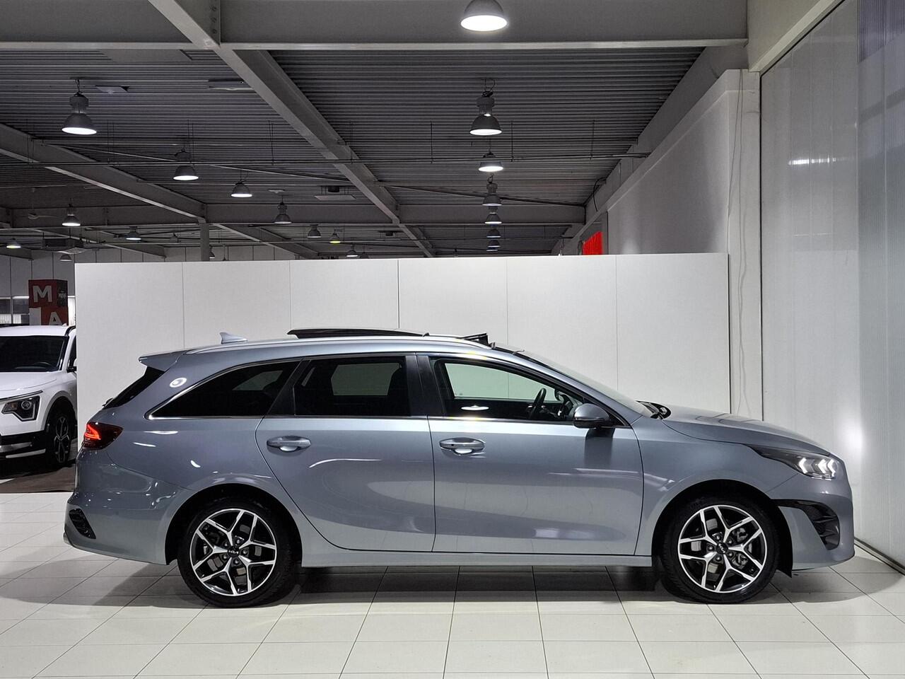 KIA CEE D Ceed Sportswagon 1.6 GDI PHEV ExecutiveLine Stoel en Stuurverwarming, schuif kantel dak, Stoel verkoeling.