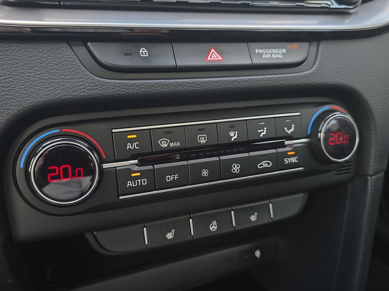 KIA CEE D Ceed Sportswagon 1.5 T-GDi GT-Line Automaat | Stoel & Stuurverwarming | Sportstuur | Schuif/Kanteldak | LED | Elektr. Achterklep |