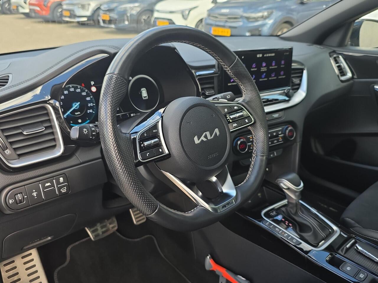 KIA CEE D Ceed Sportswagon 1.5 T-GDi GT-Line Automaat | Stoel & Stuurverwarming | Sportstuur | Schuif/Kanteldak | LED | Elektr. Achterklep |