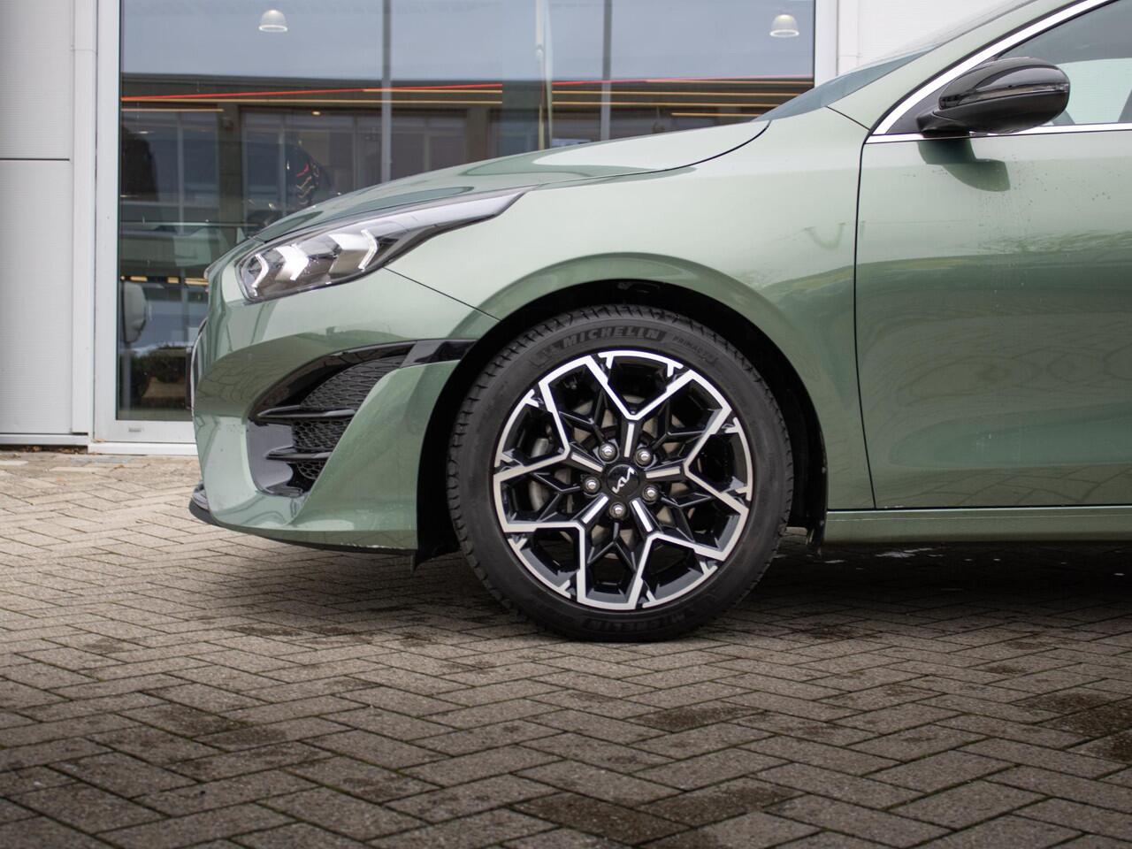 KIA CEE D Ceed Sportswagon 1.5 T-GDi GT-Line | Schuifkanteldak | Stoel en stuurverwarming |