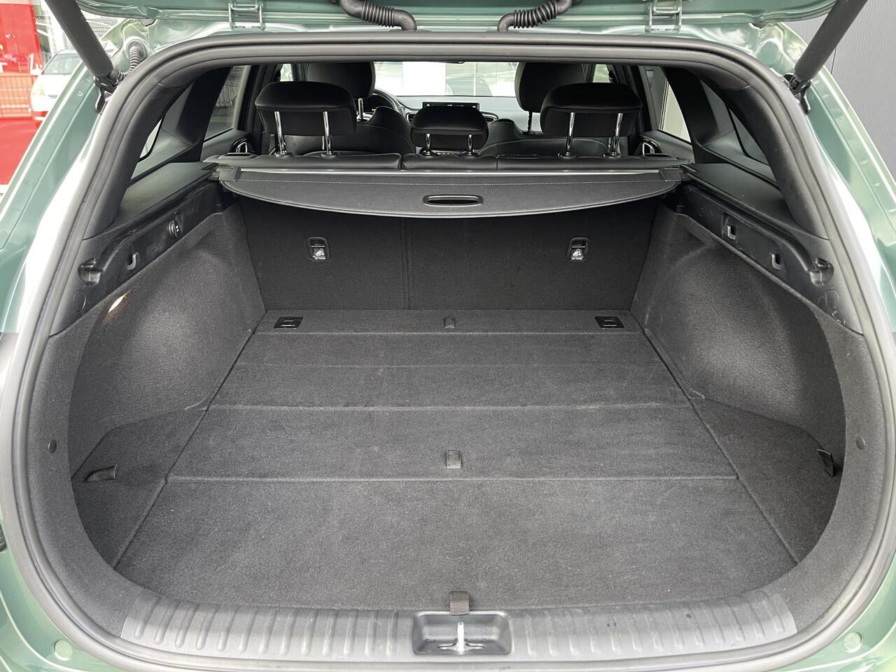 KIA CEE D Ceed Sportswagon 1.5 T-GDi GT-Line Elektrisch schuif-kanteldak | Dodehoeksensoren | Achteruitrijcamera | Cruise control adaptive | Climate control