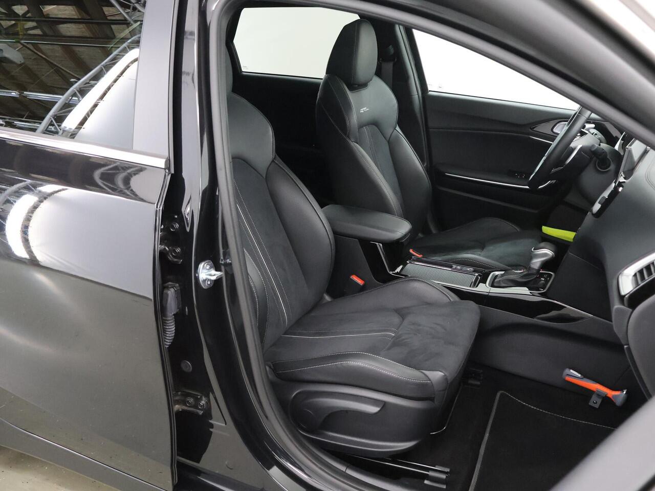 KIA CEE D Ceed Sportswagon 1.5 T-GDi GT-Line | Panoramadak | Matrix LED Koplampen | Stoel/Stuurverwarming | Keyless Go | Elektrisch bedienbare achterklep