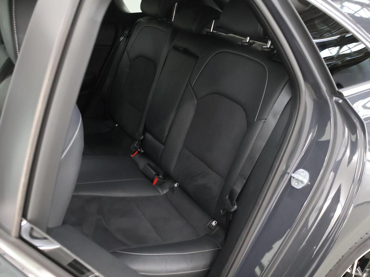 KIA CEE D Ceed 1.5 T-GDi GT-Line | Panoramadak | Stoel/Stuurwielverwarming | Navigatie | Parkeercamera | Climate control