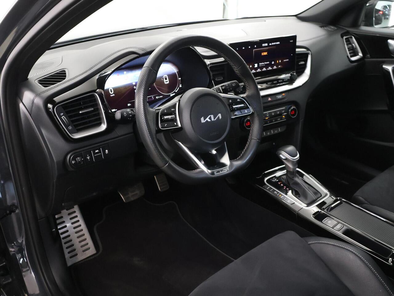 KIA CEE D Ceed 1.5 T-GDi GT-Line | Panoramadak | Stoel/Stuurwielverwarming | Navigatie | Parkeercamera | Climate control