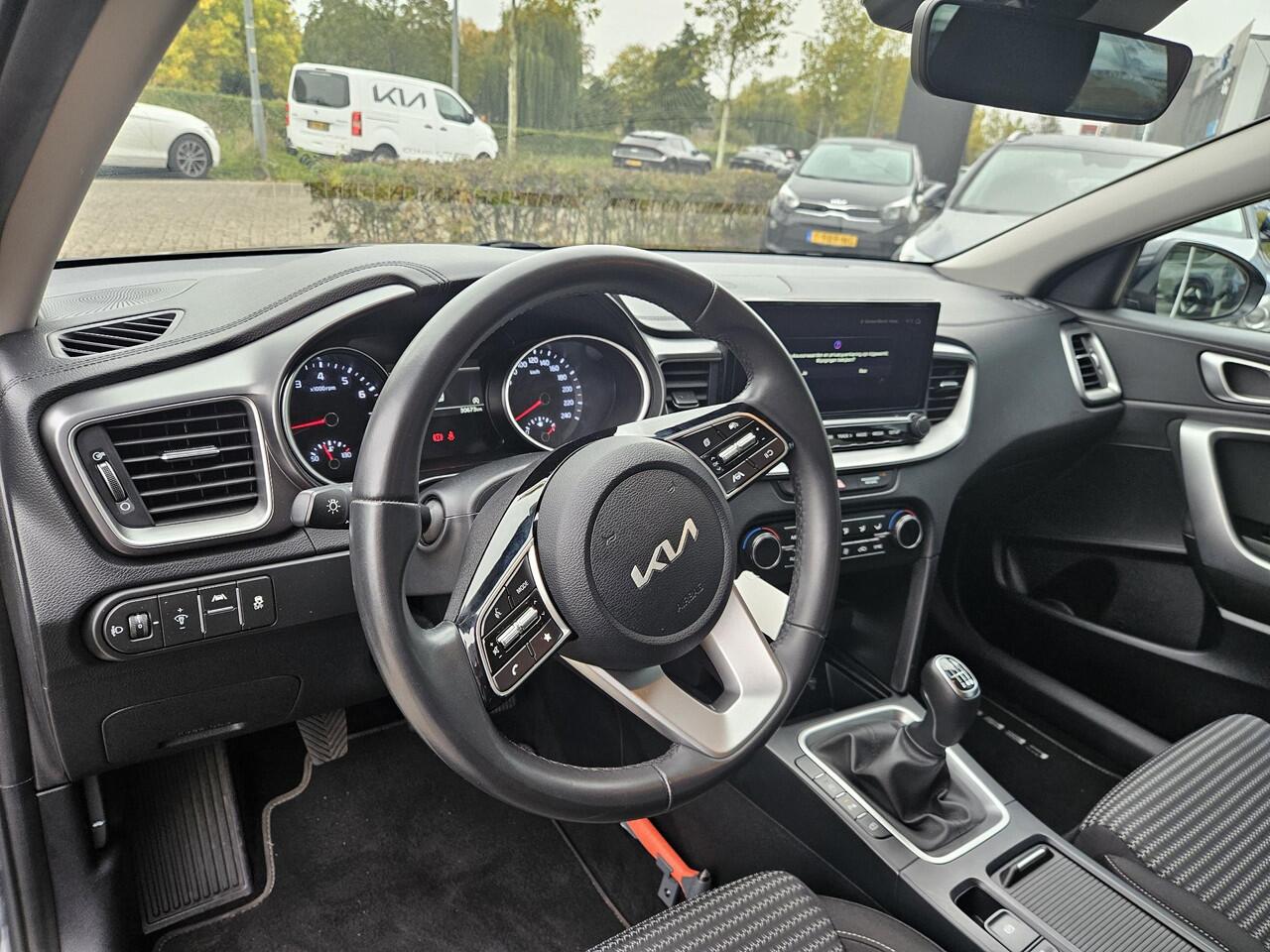 KIA CEE D Ceed Sportswagon 1.5 T-GDi DynamicLine Trekhaak | Nav | Lmv | Achteruitrijcamera | 1e eigenaar | Dealer onderhouden!!