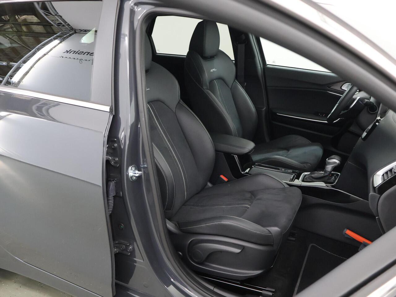 KIA CEE D Ceed Sportswagon 1.5 T-GDi GT-Line | Panoramadak | Matrix LED Koplampen | Stoel/Stuurverwarming | Keyless Go | Elektrisch bedienbare achterklep