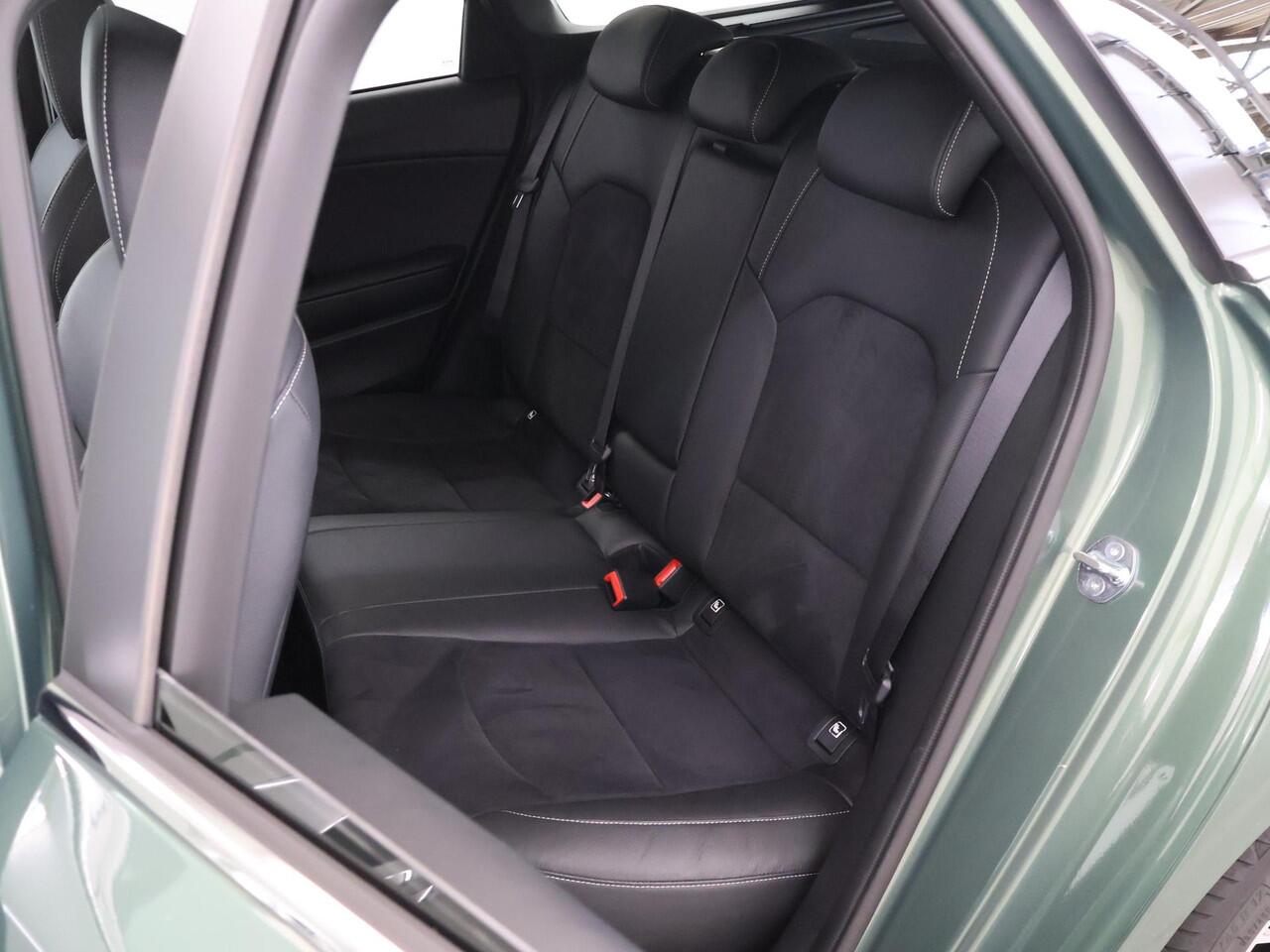 KIA CEE D Ceed Sportswagon 1.5 T-GDi GT-Line | Panoramadak | Matrix LED Koplampen | Stoel/Stuurverwarming | Keyless Go | Elektrisch bedienbare achterklep