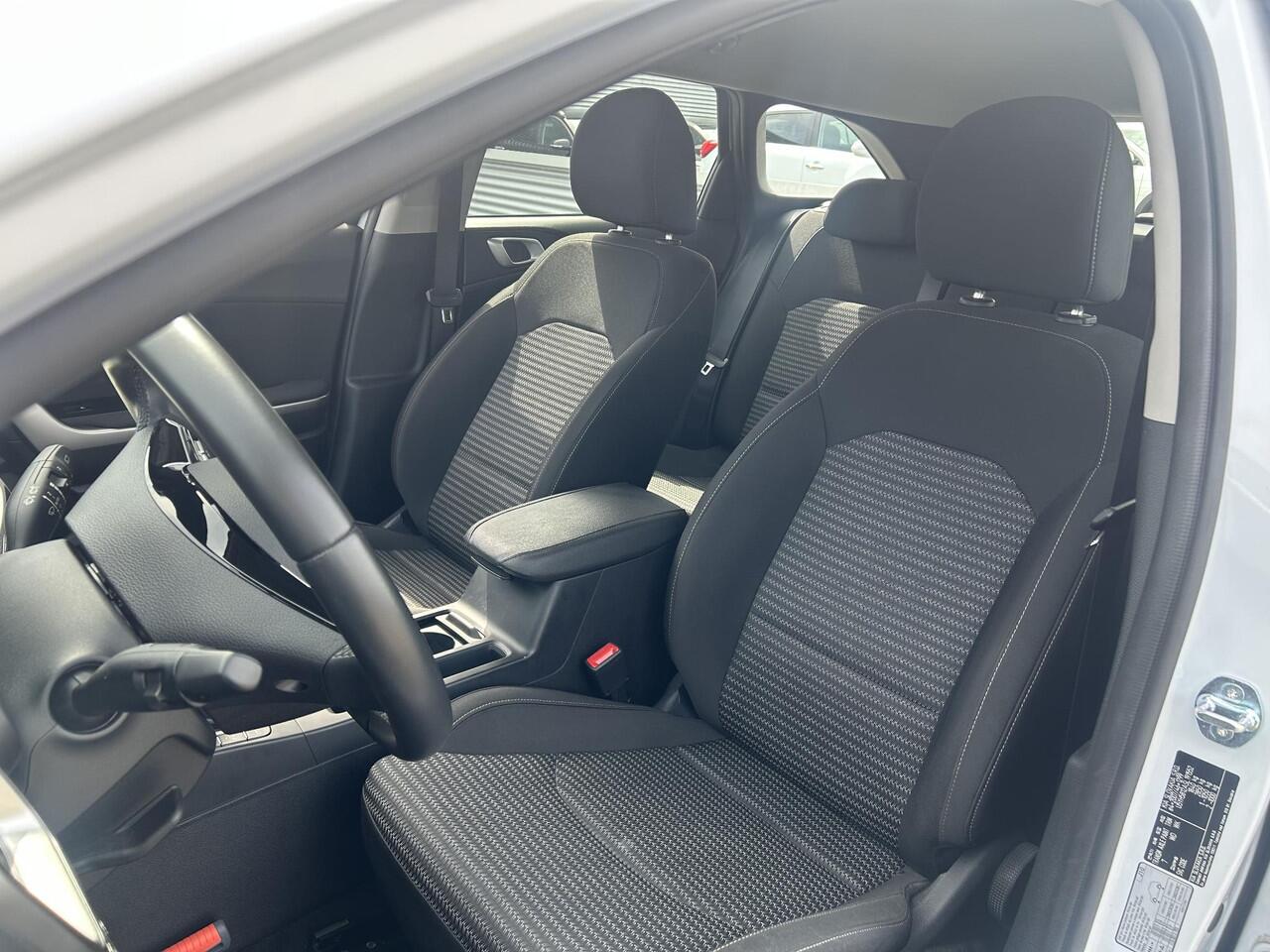 KIA CEE D Ceed Sportswagon 1.0 T-GDi DynamicLine TREKHAAK, ACHTERUITRIJCAMERA, NAVIGATIE