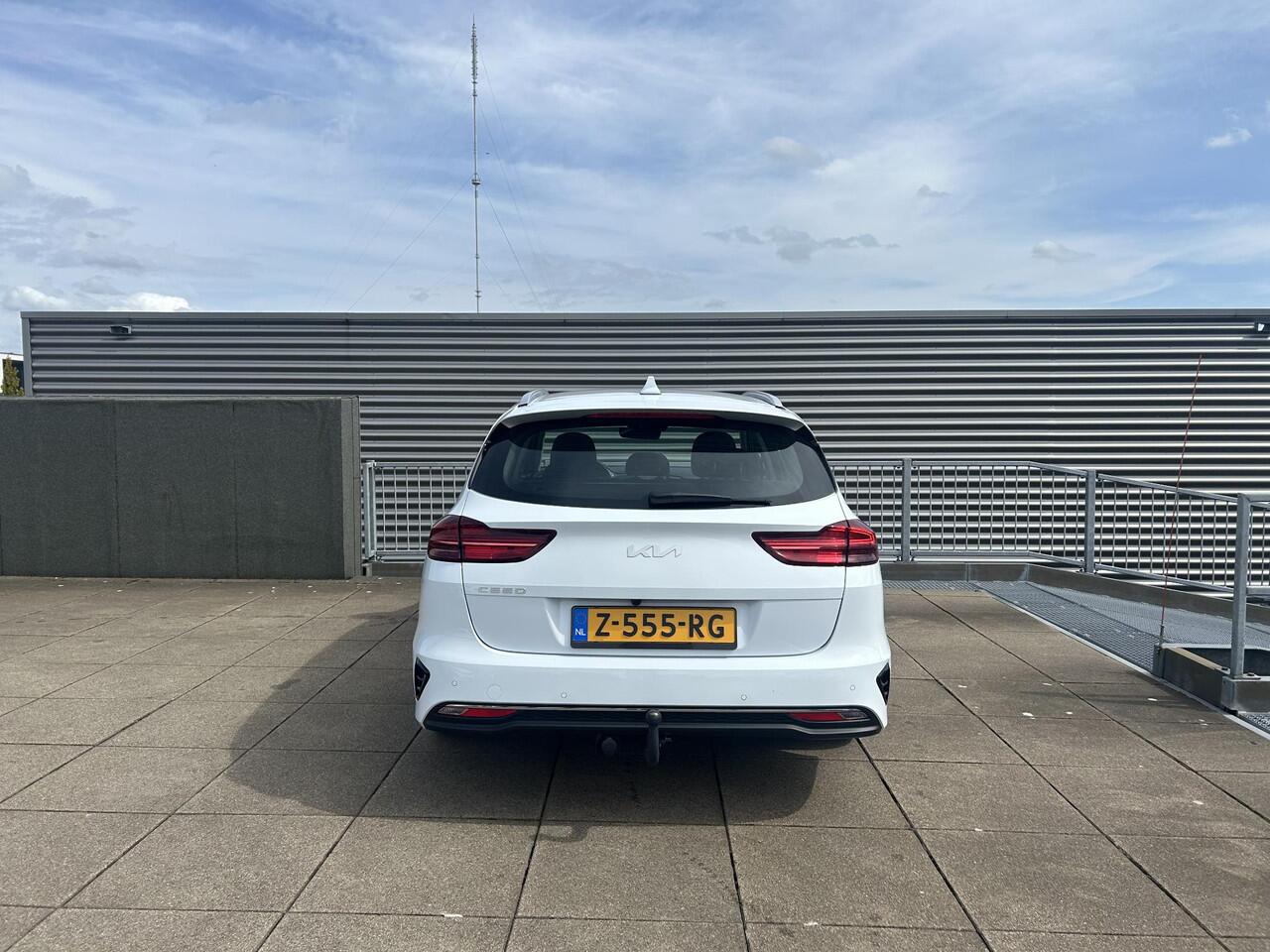 KIA CEE D Ceed Sportswagon 1.0 T-GDi DynamicLine TREKHAAK, ACHTERUITRIJCAMERA, NAVIGATIE