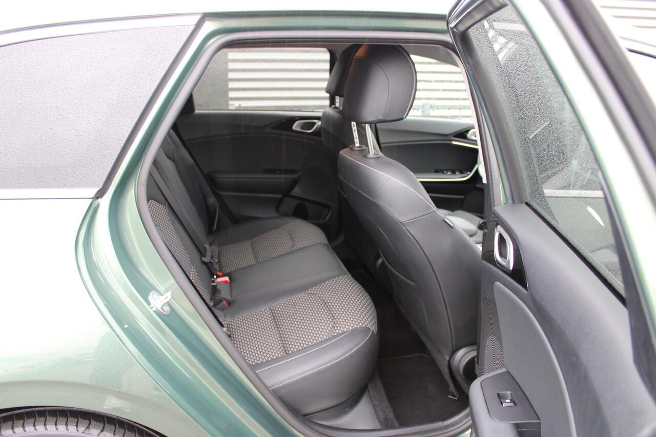 KIA CEE D Ceed Sportswagon 1.0 T-GDi DynamicPlusLine NAVIGATIE / ACHTERUITRIJCAMERA / HALF LEDER