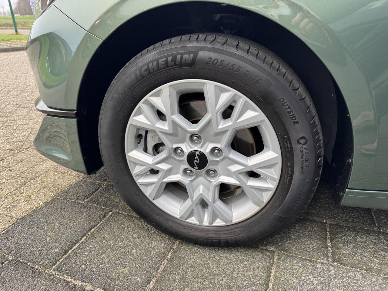 KIA CEE D Ceed Sportswagon 1.5 T-GDi DynamicLine , Afneembare trekhaak, Unieke Kleur, Navigatie, Apple Carplay/Android Auto, Enz...