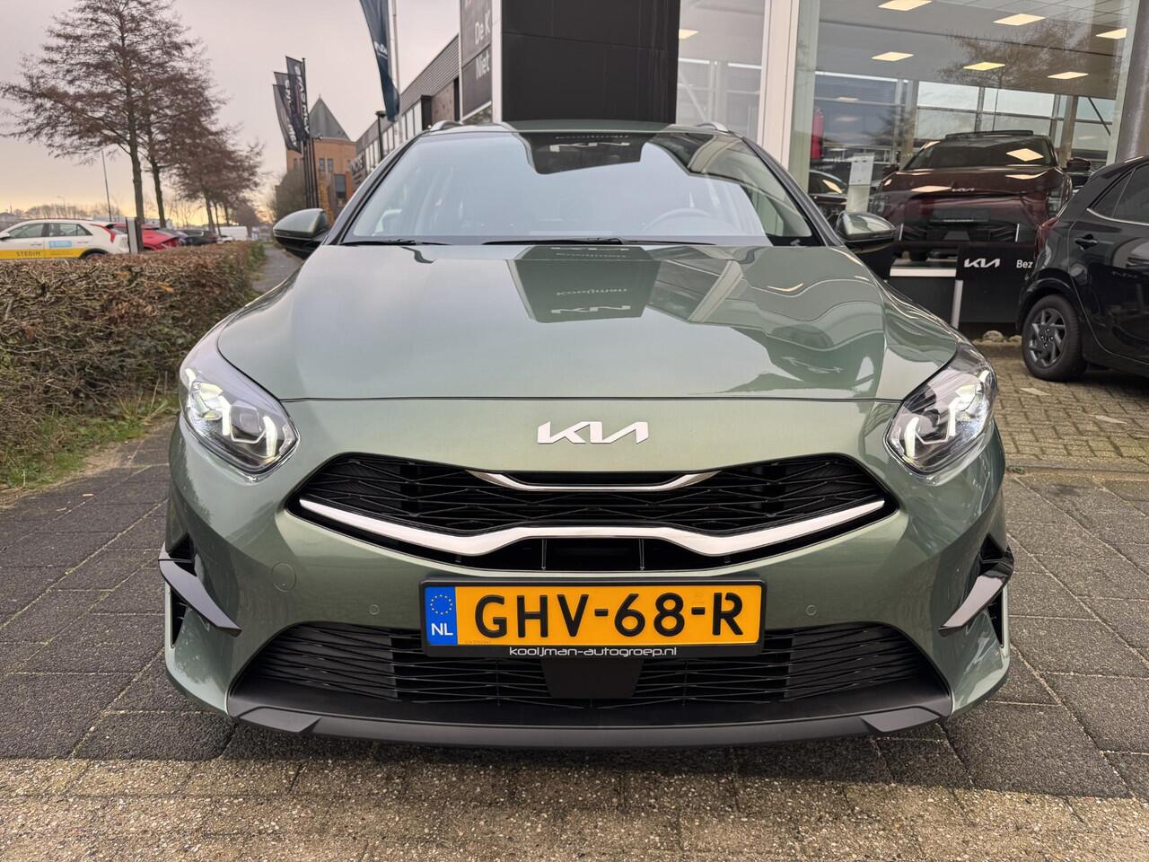 KIA CEE D Ceed Sportswagon 1.5 T-GDi DynamicLine , Afneembare trekhaak, Unieke Kleur, Navigatie, Apple Carplay/Android Auto, Enz...