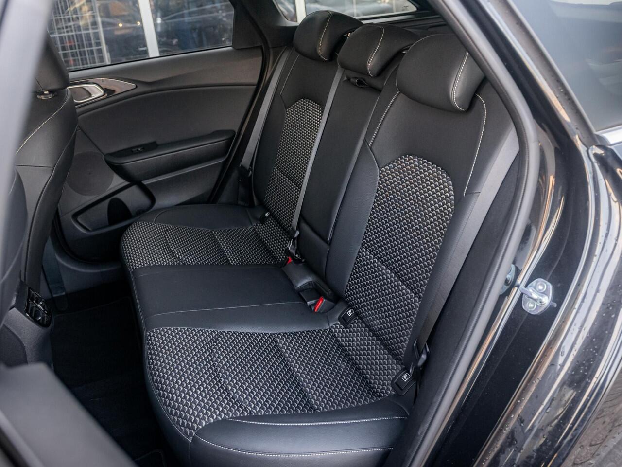 KIA CEE D Ceed Sportswagon 1.0 T-GDi DynamicPlusLine | tot 10 jaar Kia garantie | Cruise + Climate control