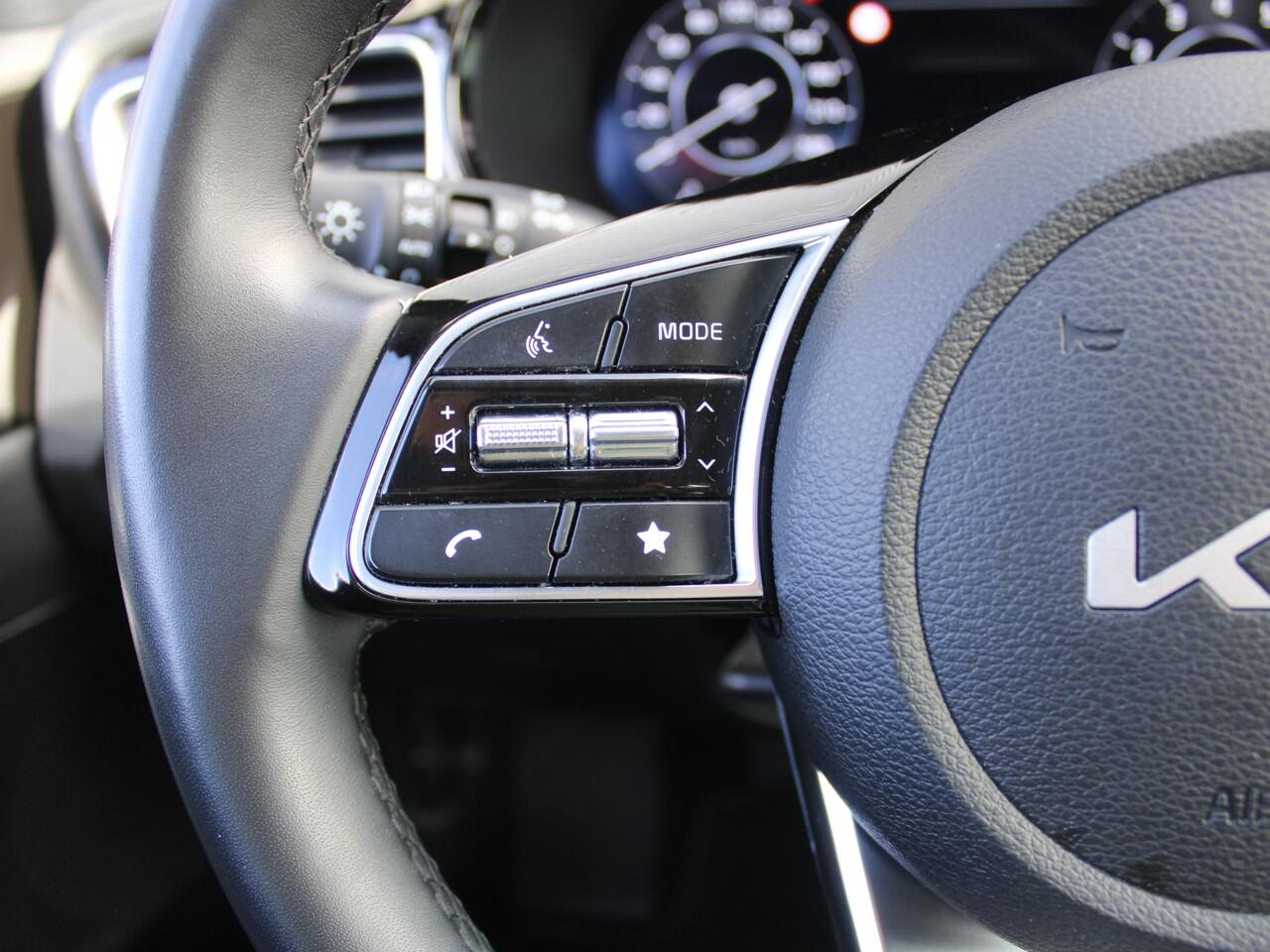 KIA CEE D Ceed Sportswagon 1.0 T-GDi DynamicPlusLine | Stoel- & stuurverwarming | Camera | Clima | Cruise | LED | Navi | Elek. achterklep | 16" LM |