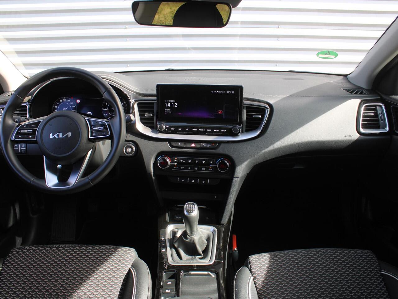 KIA CEE D Ceed Sportswagon 1.0 T-GDi DynamicPlusLine | Stoel- & stuurverwarming | Camera | Clima | Cruise | LED | Navi | Elek. achterklep | 16" LM |