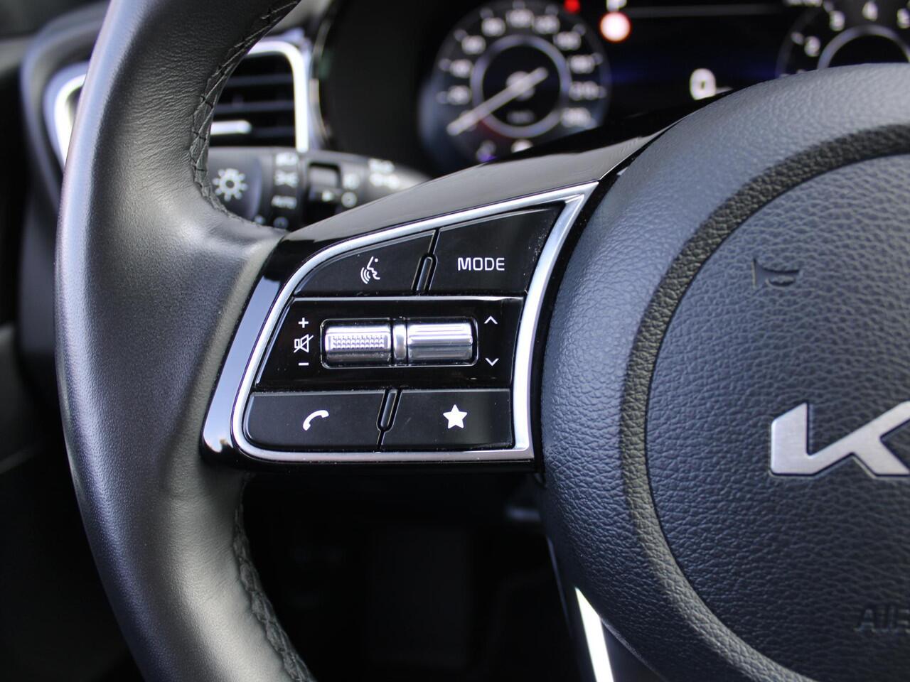 KIA CEE D Ceed Sportswagon 1.5 T-GDi DynamicPlusLine | Stoel- & stuurverwarming | Camera | Clima | Cruise adapt. | LED | Navi | Elek. achterklep | 16" LM |