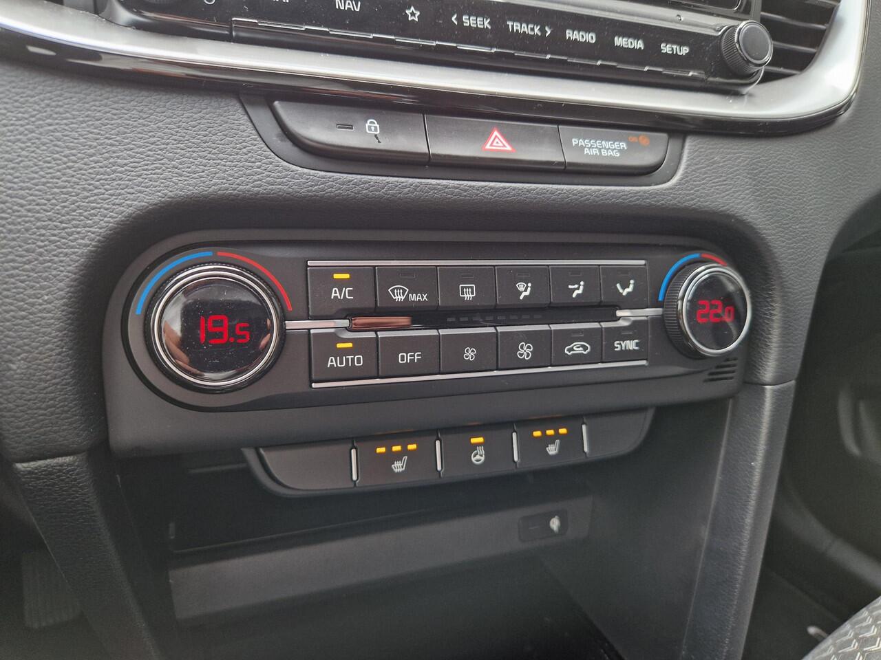 KIA CEE D Ceed 1.0 T-GDi DynamicPlusLine | LED | Stoelverwarming | Dodehoek | KeyLess | Draadloos Opladen |