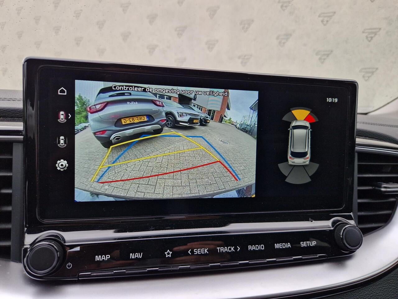 KIA CEE D Ceed 1.0 T-GDi DynamicPlusLine | LED | Stoelverwarming | Dodehoek | KeyLess | Draadloos Opladen |