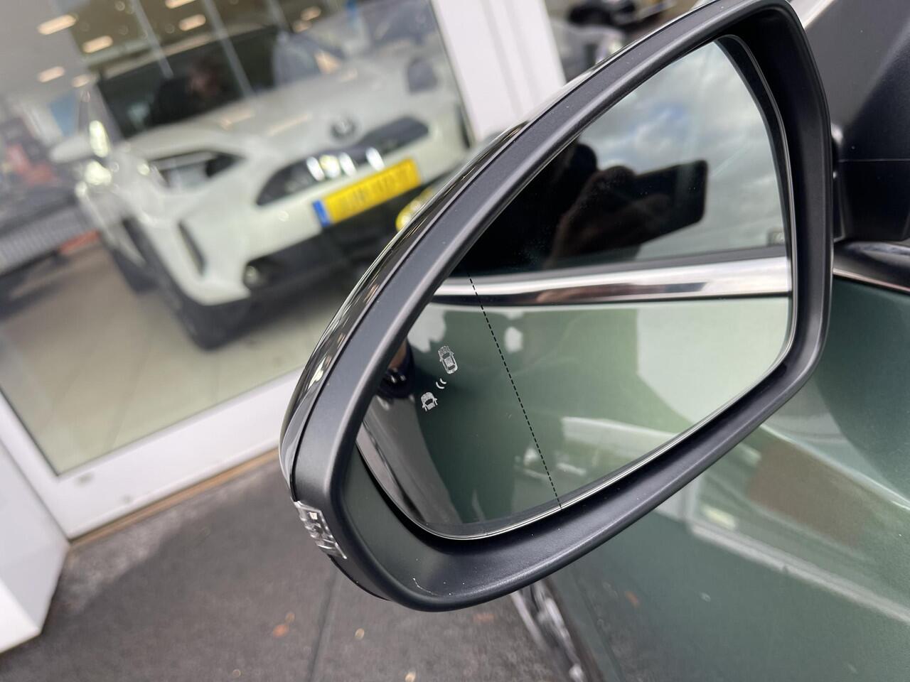 KIA CEE D Ceed Sportswagon 1.5 T-GDi GT-Line Elektrisch schuif-kanteldak | Dodehoeksensoren | Achteruitrijcamera | Cruise control adaptive | Climate control