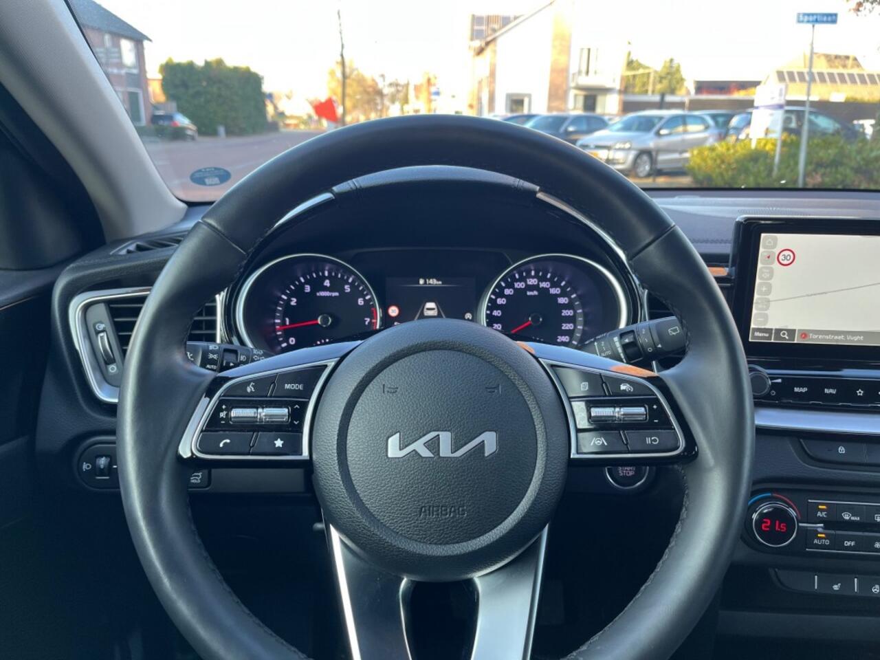 KIA CEE D SPORTSWAGON 1.5 T-GDI DYNAMICPLUSLINE / CAMERA / LED / KEYLESS