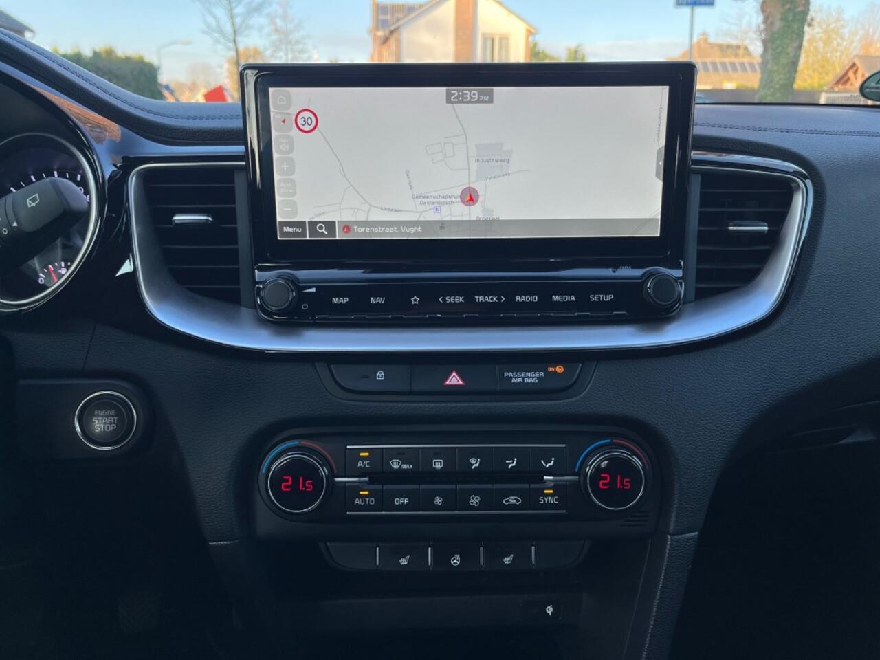 KIA CEE D SPORTSWAGON 1.5 T-GDI DYNAMICPLUSLINE / CAMERA / LED / KEYLESS