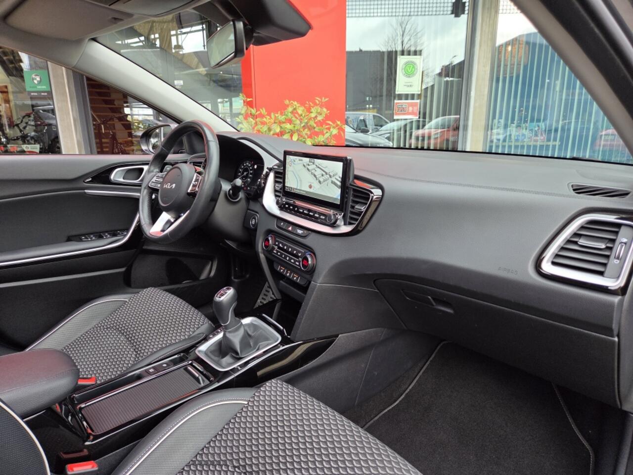 KIA CEE D Ceed Sportswagon 120pk T-GDi ExecLine | Panodak | Stoelverw. | Navi