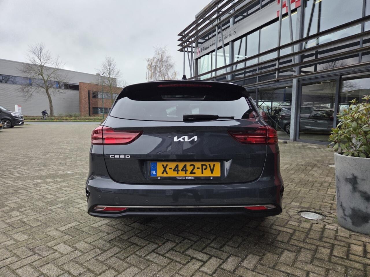 KIA CEE D Ceed Sportswagon 120pk T-GDi ExecLine | Panodak | Stoelverw. | Navi