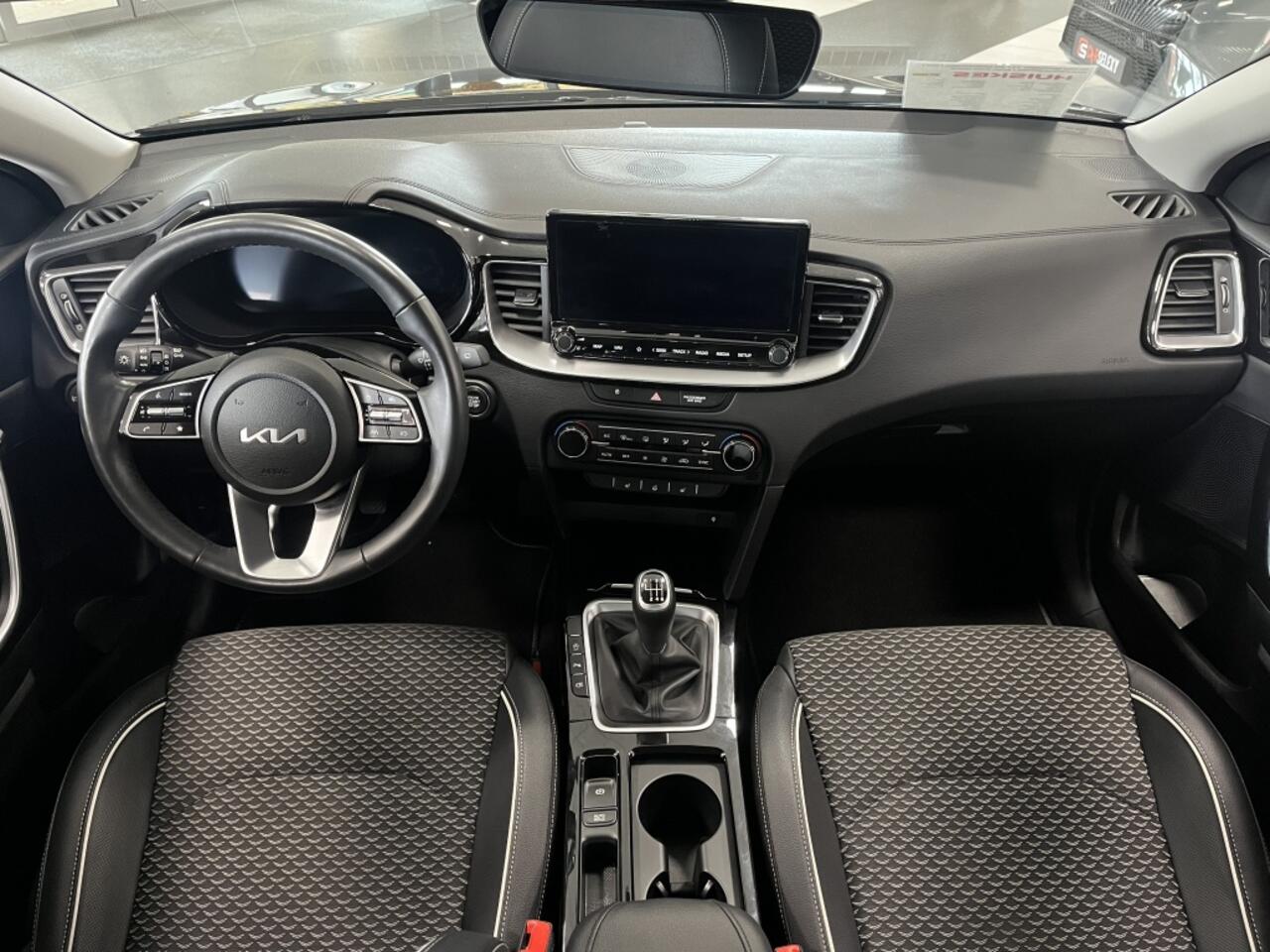 KIA CEE D Ceed Sportswagon 1.5 T-GDi DynamicPlusLine | Trekhaak | Stoel-/stuurverwarming