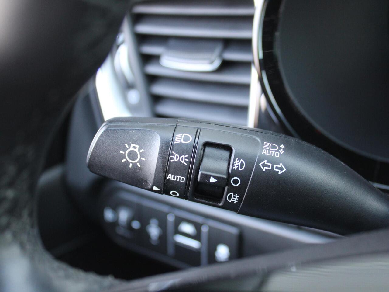 KIA CEE D Ceed 1.0 T-GDi DynamicPlusLine | Stuur-/stoelverwarming | Camera | Draadloos laden | LED | Dodehoek detectie | 16" LM |