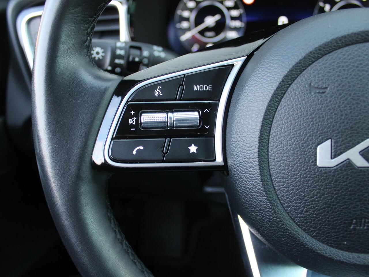 KIA CEE D Ceed 1.0 T-GDi DynamicPlusLine | Stuur-/stoelverwarming | Camera | Draadloos laden | LED | Dodehoek detectie | 16" LM |