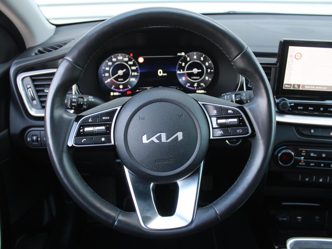 KIA CEE D Ceed 1.0 T-GDi DynamicPlusLine | Stuur-/stoelverwarming | Camera | Draadloos laden | LED | Dodehoek detectie | 16" LM |