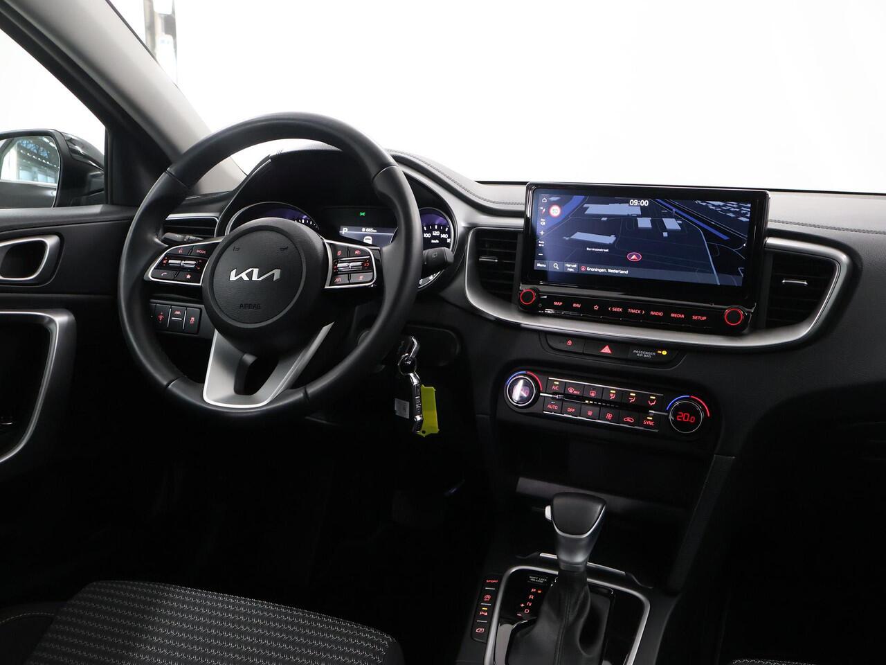 KIA CEE D Ceed SW 1.5 T-GDi DCT7 DynamicLine | Navigatie | Parkeercamera | Climate Control | Cruise Control Adaptief |