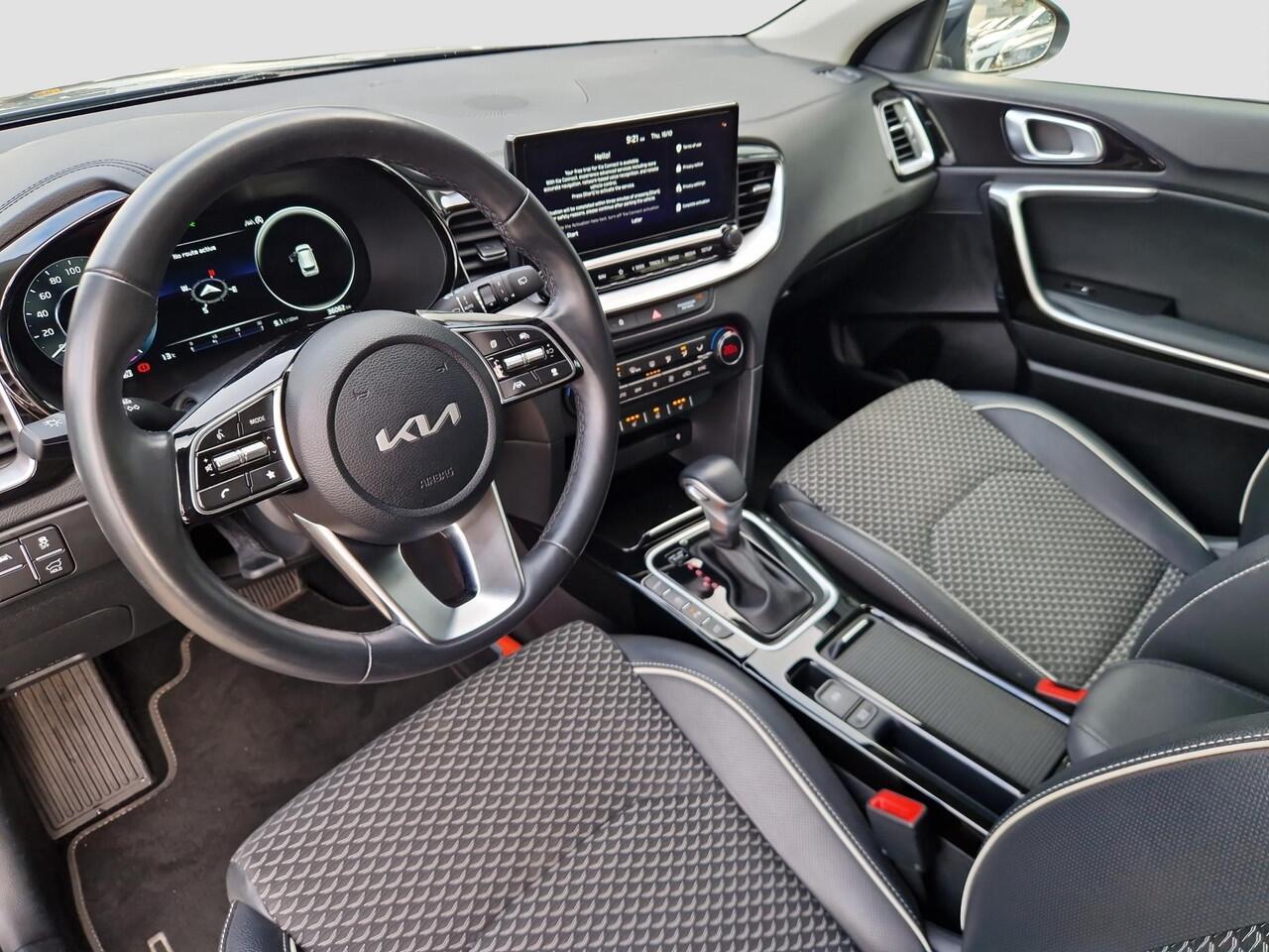 KIA CEE D Ceed Sportswagon 1.5 T-GDi DynamicPlusLine | Automaat | Stoel- en Stuurverwarming | Clima | Key-less | Navi | Carplay/Android Auto |
