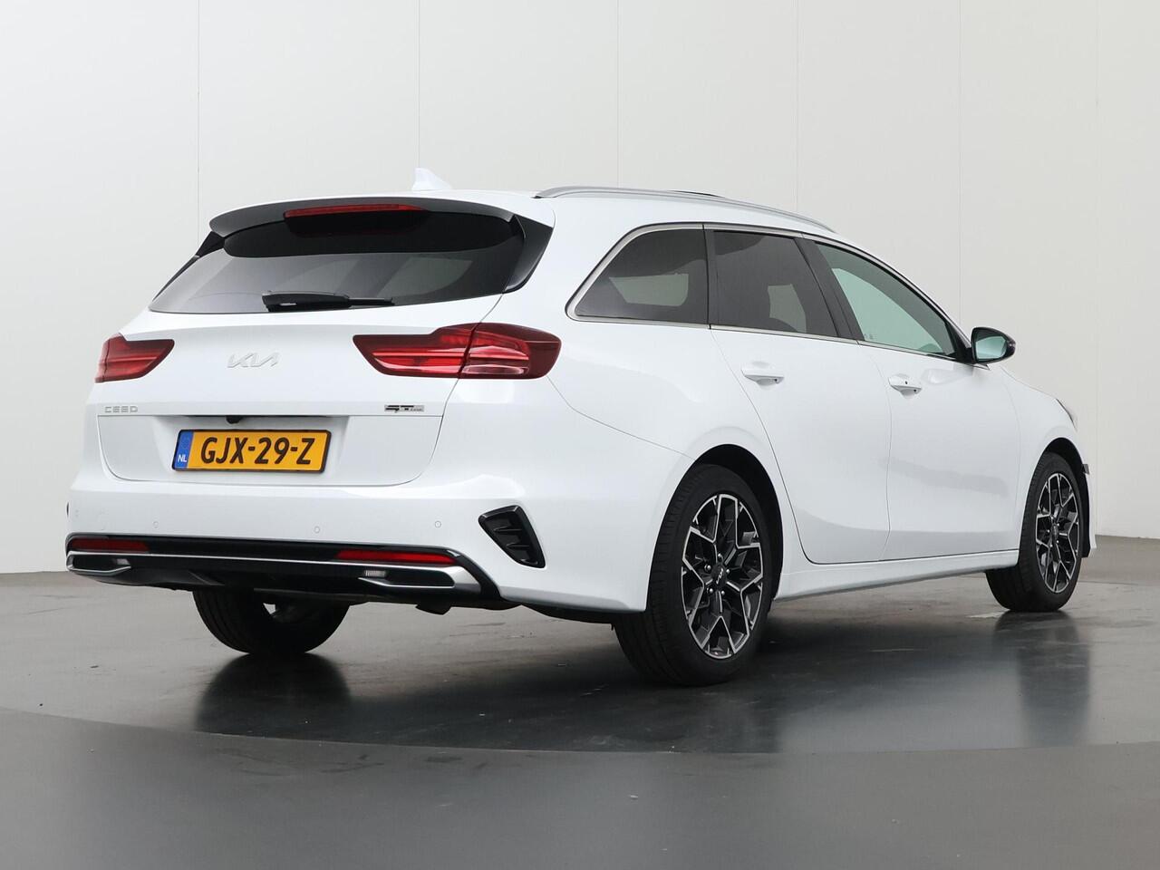 KIA CEE D Ceed Sportswagon 1.5 T-GDi GT-Line | Panoramadak | Navigatie | Parkeercamera | Stoel/Stuurverwarming | Keyless Go |