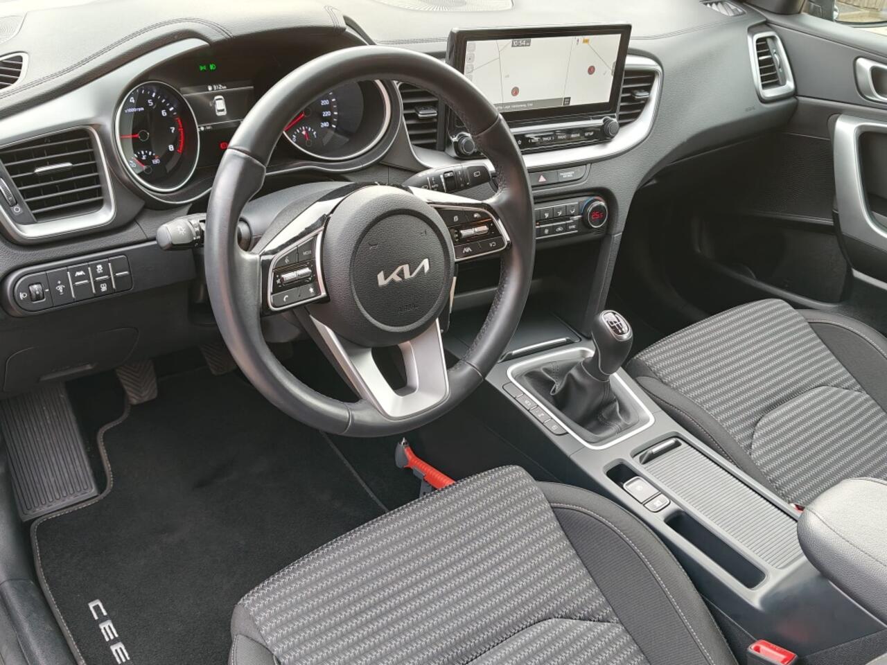 KIA CEE D Ceed 1.0 T-GDi DynamicL. CAMERA / APPLE CARPLAY / ANDROID AUTO