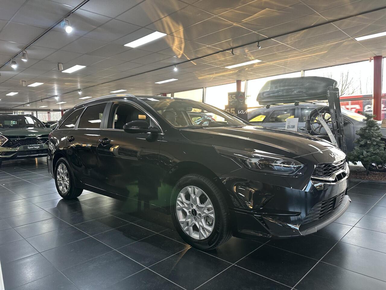 KIA CEE D Ceed Sportswagon 1.5 T-GDi DynamicPlusLine OP VOORRAAD | 2000,- VOORRAADVOORDEEL | NIEUWE AUTO